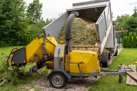 Broyage des branches et élimination des déchets verts Villepinte
